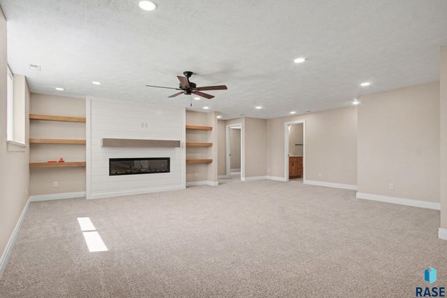 5505 E Morningside Cir Circle, Sioux Falls, SD 57110