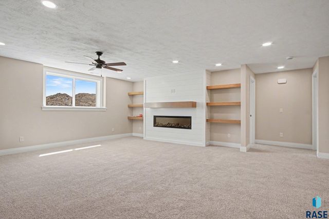 5505 E Morningside Cir Circle, Sioux Falls, SD 57110