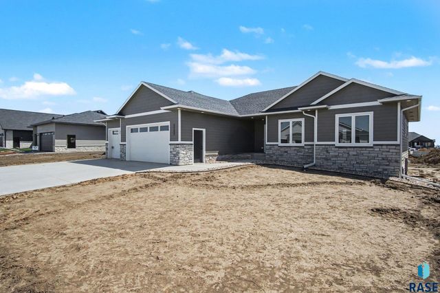 5505 E Morningside Cir Circle, Sioux Falls, SD 57110
