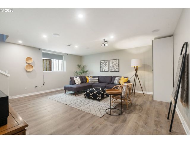 13159 Sw BRIANNE Way, Portland, OR 97223