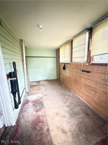32 Cherry Road NW, Massillon, OH 44646