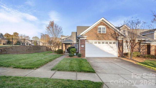 2820 Summer Valley Court, Charlotte, NC 28269