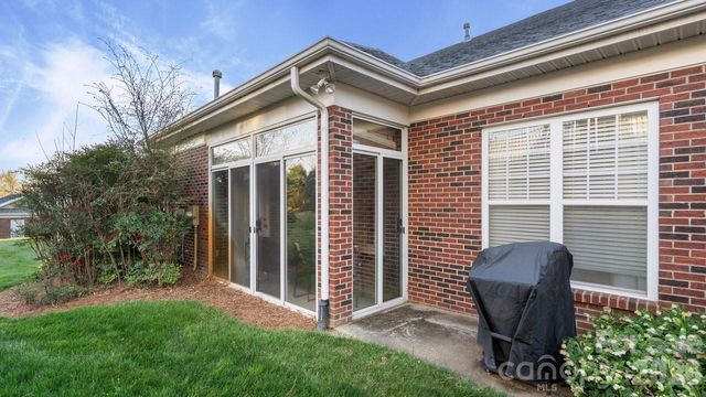 2820 Summer Valley Court, Charlotte, NC 28269