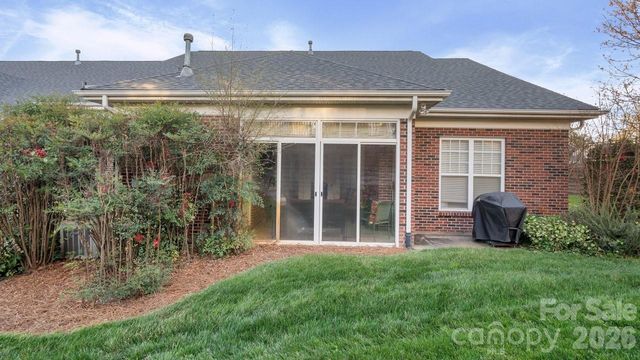 2820 Summer Valley Court, Charlotte, NC 28269