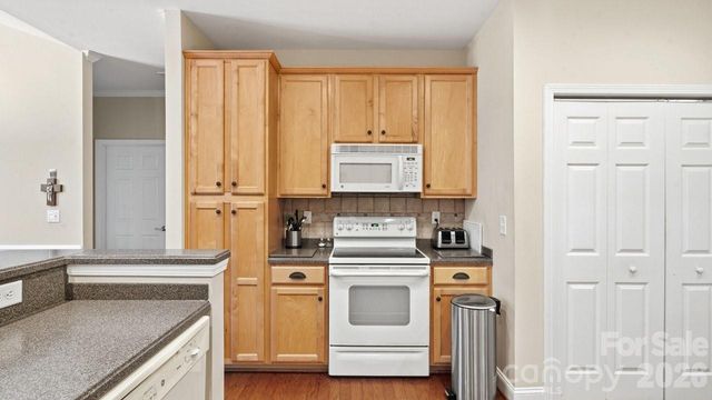 2820 Summer Valley Court, Charlotte, NC 28269