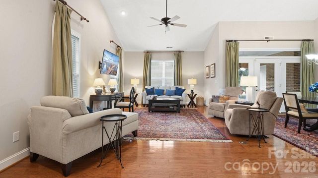 2820 Summer Valley Court, Charlotte, NC 28269