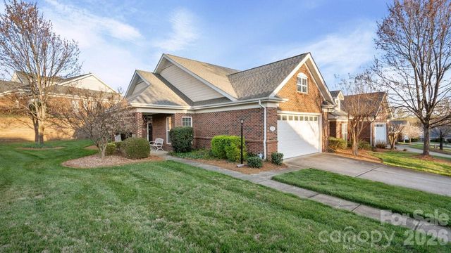 2820 Summer Valley Court, Charlotte, NC 28269