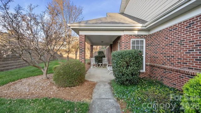 2820 Summer Valley Court, Charlotte, NC 28269