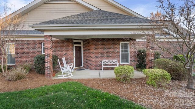2820 Summer Valley Court, Charlotte, NC 28269