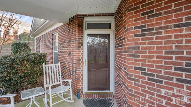 2820 Summer Valley Court, Charlotte, NC 28269