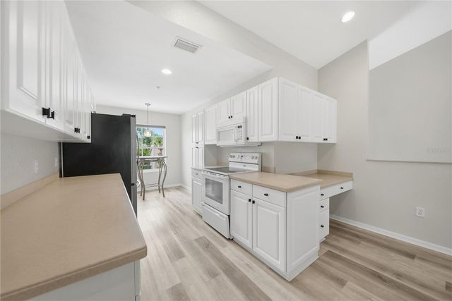 7660 SWEETBAY CIRCLE, Bradenton, FL 34203