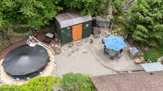66 Fairlawn Dr, West Milford Twp., NJ 07421