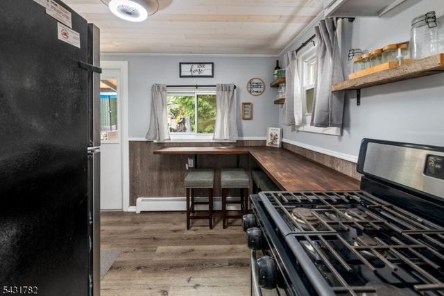66 Fairlawn Dr, West Milford Twp., NJ 07421