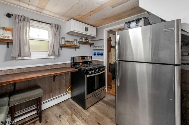66 Fairlawn Dr, West Milford Twp., NJ 07421