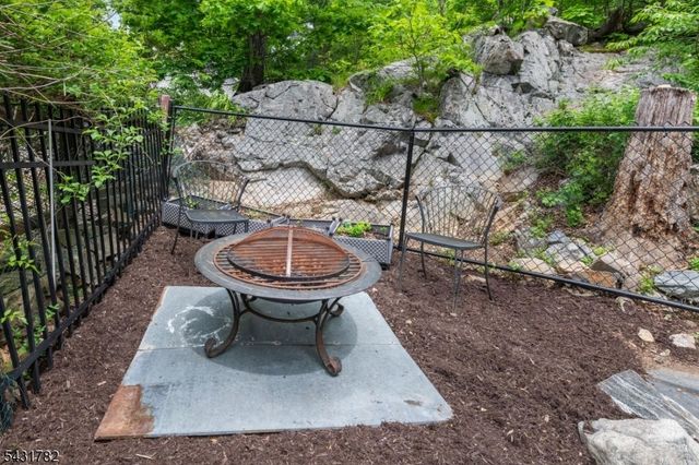 66 Fairlawn Dr, West Milford Twp., NJ 07421
