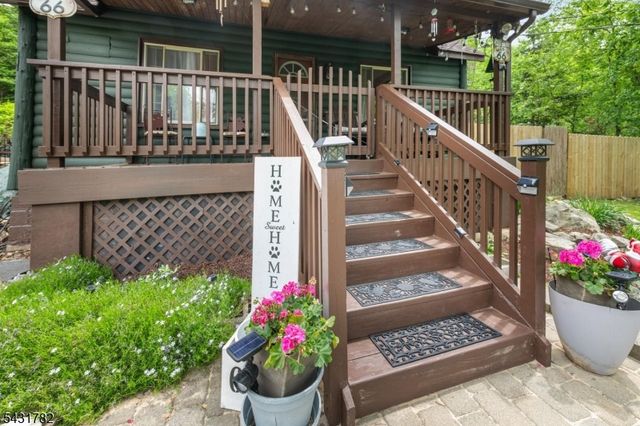 66 Fairlawn Dr, West Milford Twp., NJ 07421