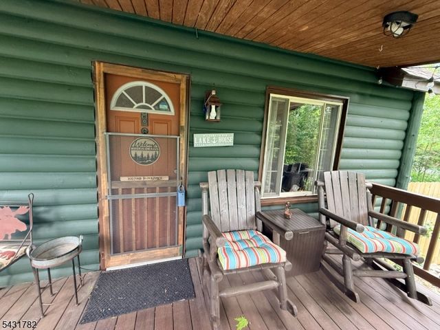 66 Fairlawn Dr, West Milford Twp., NJ 07421