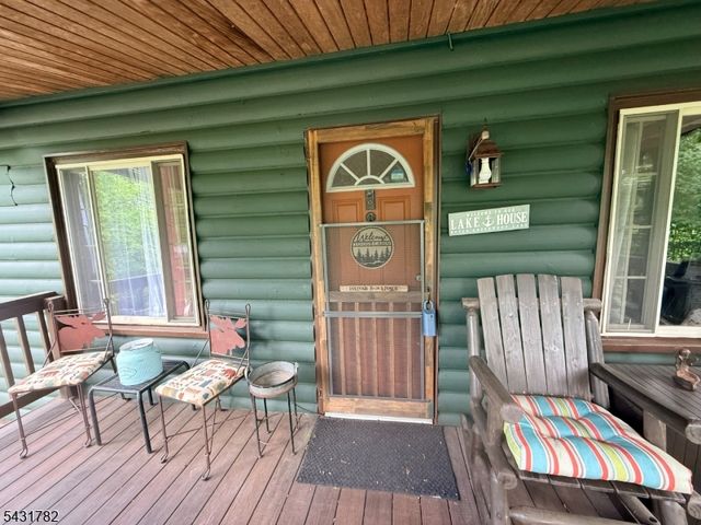 66 Fairlawn Dr, West Milford Twp., NJ 07421