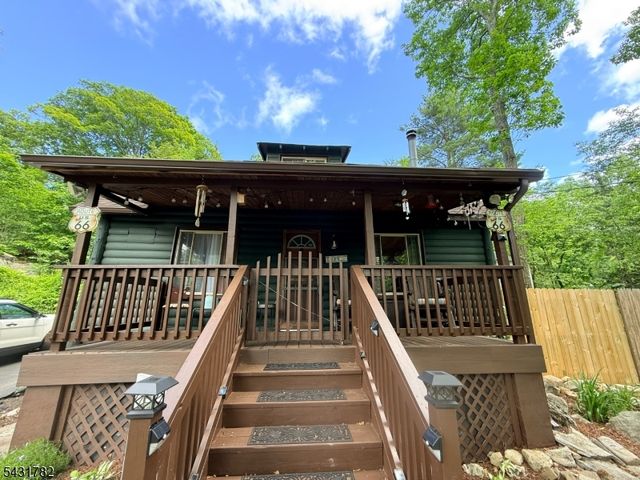 66 Fairlawn Dr, West Milford Twp., NJ 07421