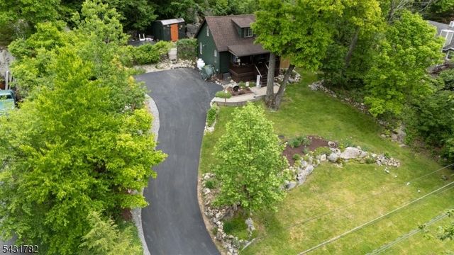 66 Fairlawn Dr, West Milford Twp., NJ 07421