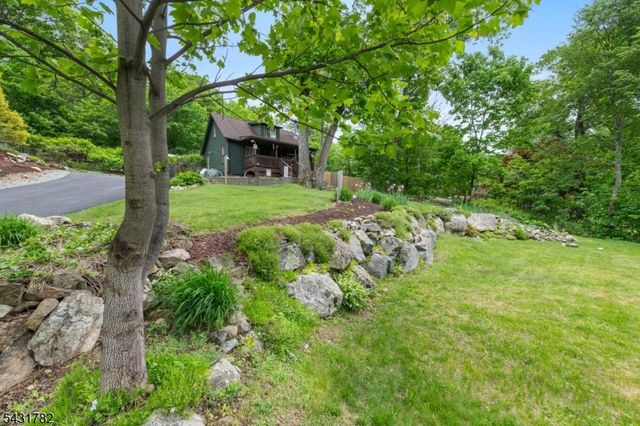 66 Fairlawn Dr, West Milford Twp., NJ 07421
