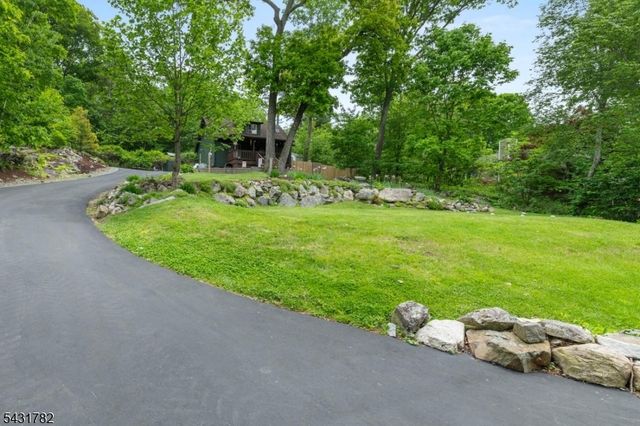 66 Fairlawn Dr, West Milford Twp., NJ 07421