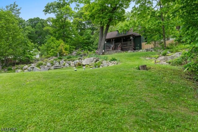 66 Fairlawn Dr, West Milford Twp., NJ 07421