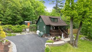 66 Fairlawn Dr, West Milford Twp., NJ 07421