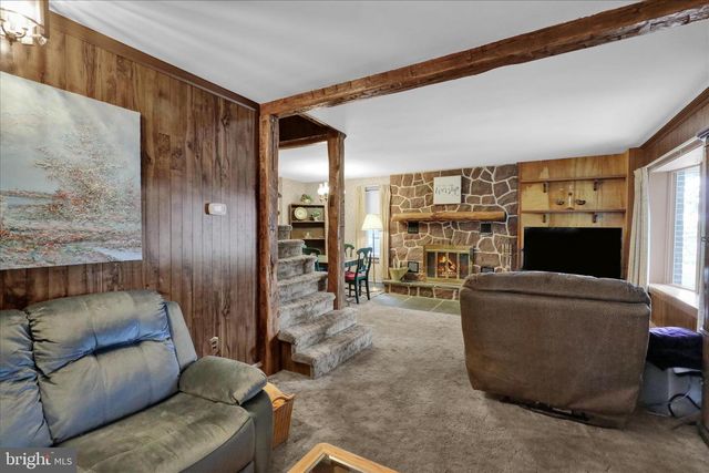 1539 FAIRVIEW DR, Leesport, PA 19533