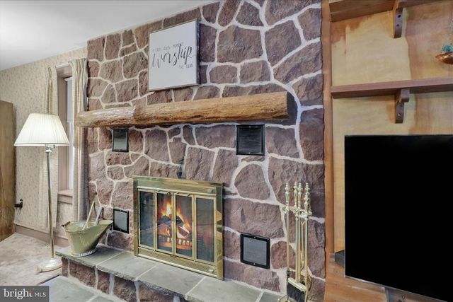 1539 FAIRVIEW DR, Leesport, PA 19533