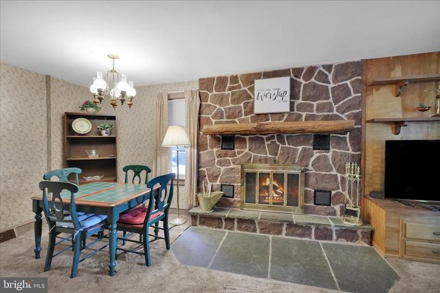 1539 FAIRVIEW DR, Leesport, PA 19533