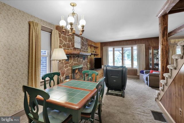 1539 FAIRVIEW DR, Leesport, PA 19533