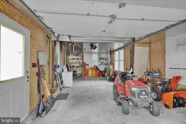 1539 FAIRVIEW DR, Leesport, PA 19533