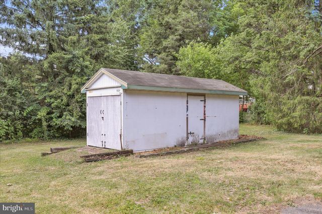 1539 FAIRVIEW DR, Leesport, PA 19533