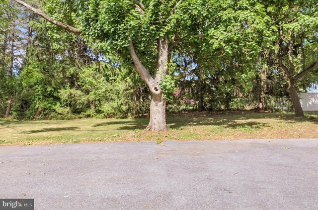 1539 FAIRVIEW DR, Leesport, PA 19533