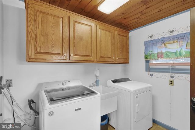1539 FAIRVIEW DR, Leesport, PA 19533