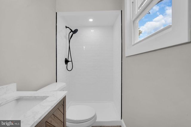 408 NEW RD, Southampton, NJ 08088