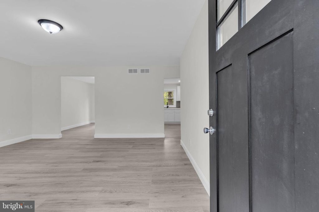 408 NEW RD, SOUTHAMPTON, NJ 08088 — photo 2