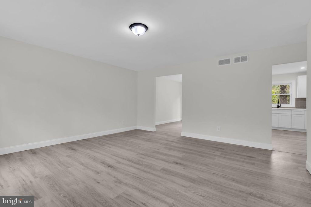408 NEW RD, SOUTHAMPTON, NJ 08088 — photo 3