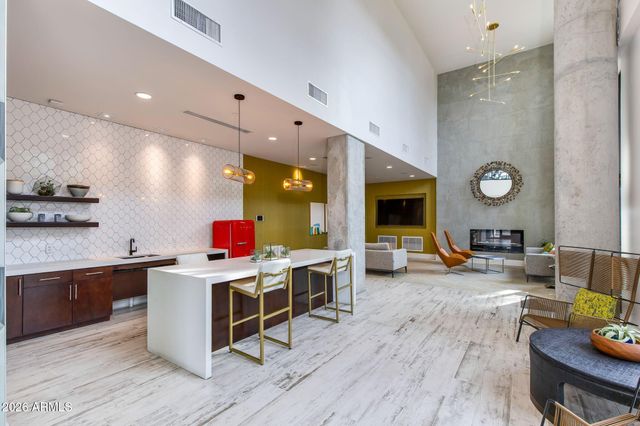 3131 N CENTRAL Avenue 6010, Phoenix, AZ 85012