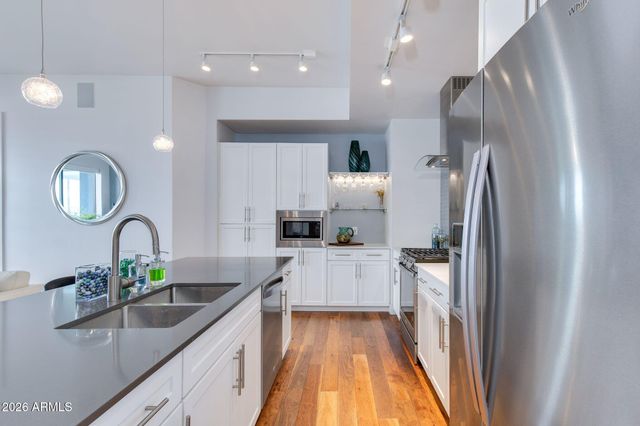 3131 N CENTRAL Avenue 6010, Phoenix, AZ 85012