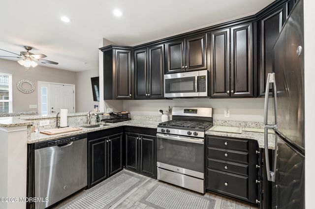 4 Kyle Drive, Tinton Falls, NJ 07712