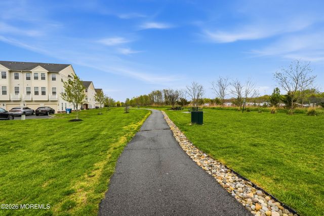 4 Kyle Drive, Tinton Falls, NJ 07712