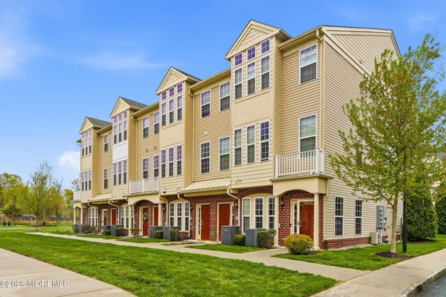 4 Kyle Drive, Tinton Falls, NJ 07712