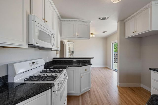 918 S Lee Ave, Lodi, CA 95240