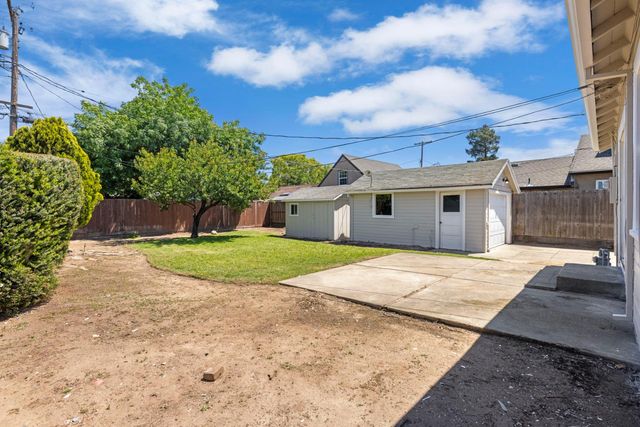 918 S Lee Ave, Lodi, CA 95240