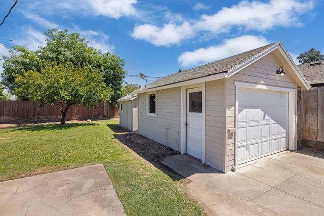 918 S Lee Ave, Lodi, CA 95240