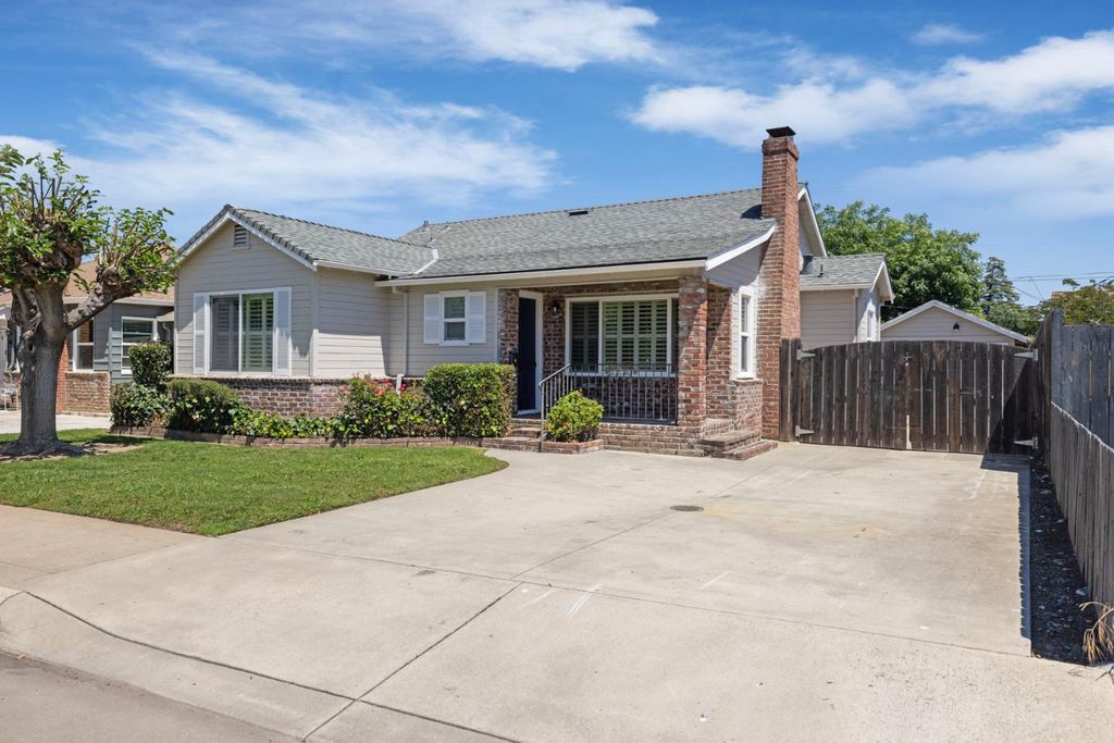 918 S Lee Ave, Lodi, CA 95240
