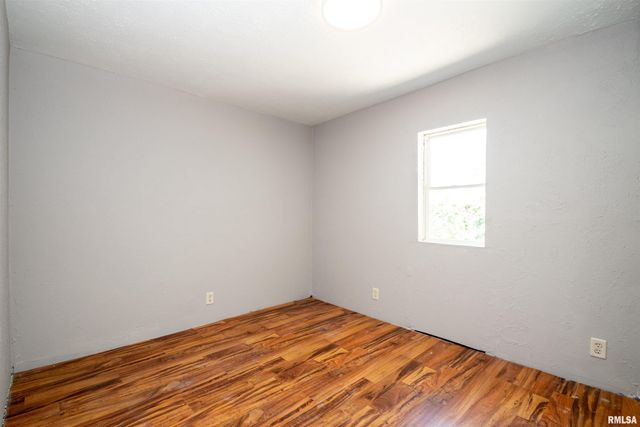 307 MIDLAND Street, Pekin, IL 61554