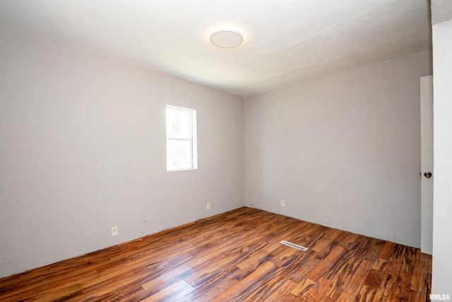 307 MIDLAND Street, Pekin, IL 61554
